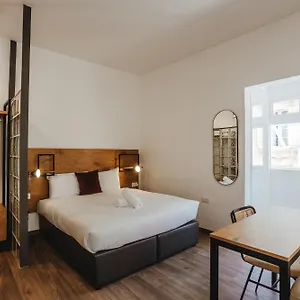  Hostal People & Places