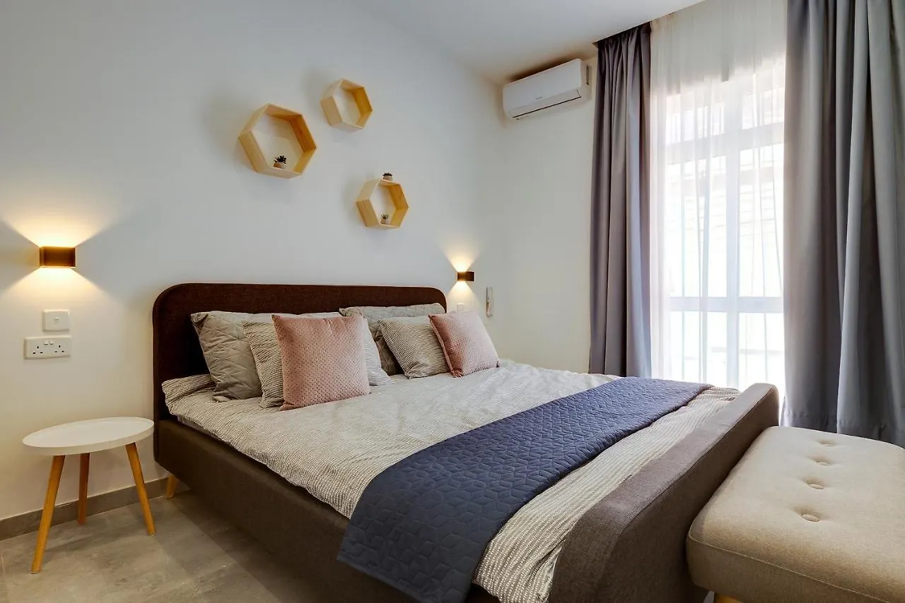 Perfect Location, Idyllic 2Br Apartment Sliema