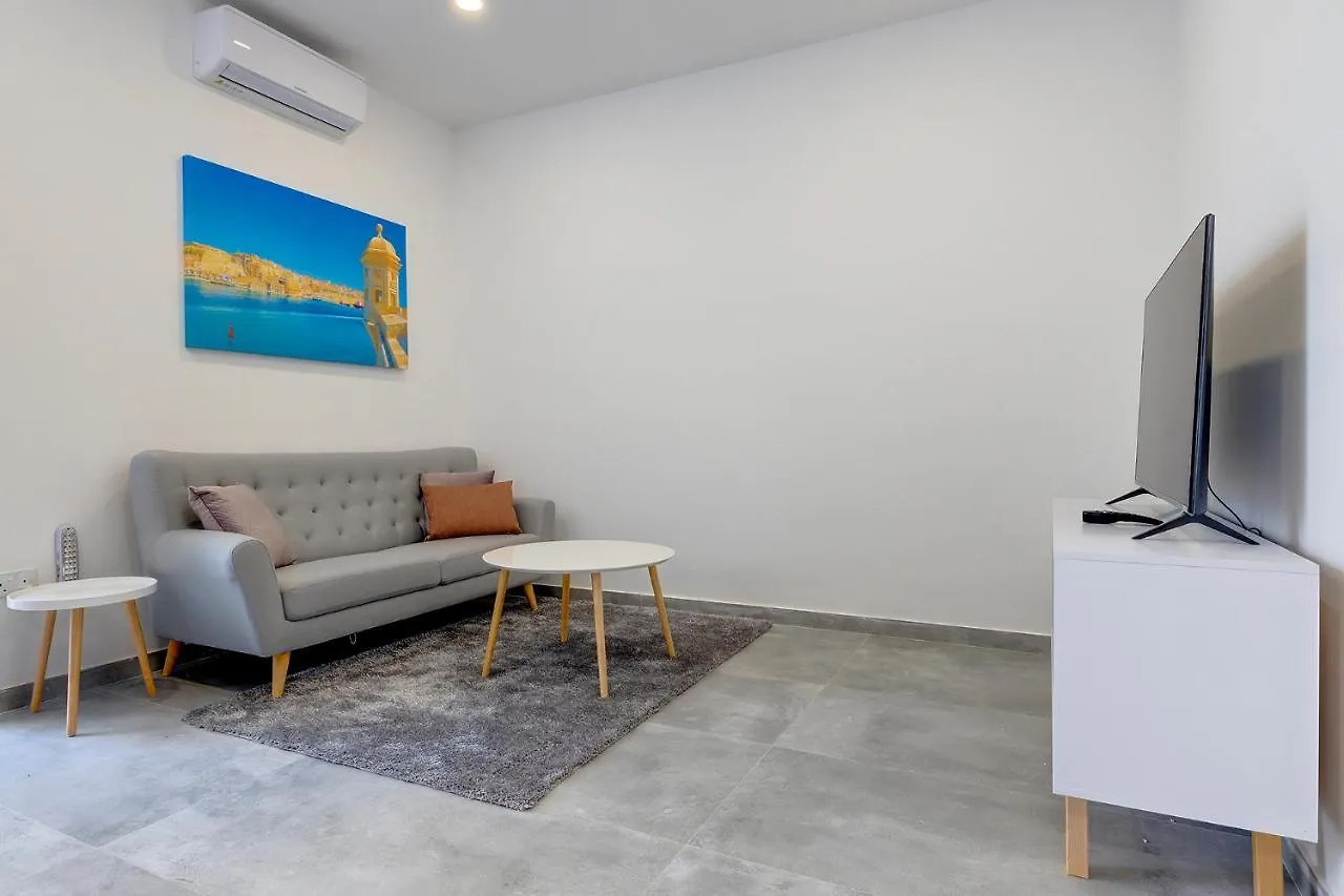 Perfect Location, Idyllic 2Br Apartment Sliema
