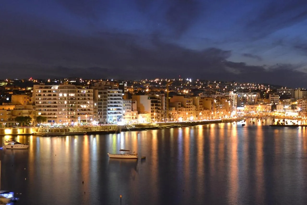 Perfect Location, Idyllic 2Br Apartment Sliema